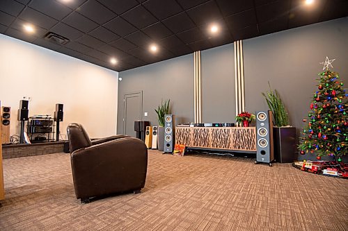 Mike Sudoma / Winnipeg Free Press
A high end sound set up on display in Creative Audios showroom
December 23, 2021