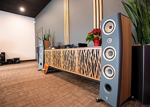 Mike Sudoma / Winnipeg Free Press
A high end sound set up on display in Creative Audios showroom
December 23, 2021