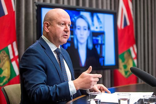 MIKAELA MACKENZIE / WINNIPEG FREE PRESS

Chief provincial public health officer Dr. Brent Roussin speaks at a press conference asking the public to adjust their holiday plans at the Manitoba Legislative Building in Winnipeg on Friday, Dec. 24, 2021.  For Malak story.
Winnipeg Free Press 2021.