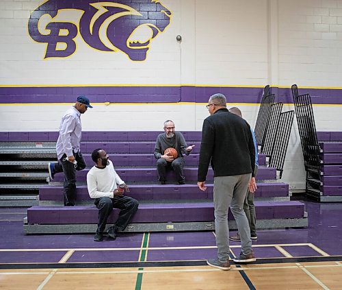 JESSICA LEE / WINNIPEG FREE PRESS

Members of the Gordon Bell 1981 provincial championship basketball team gather at the Gordon Bell High School gym on December 20, 2021. From left to right: Kevin Toney, Perrie Scarlett, Rudy Rempel, Ron Majors and coach John Benson (hidden).











