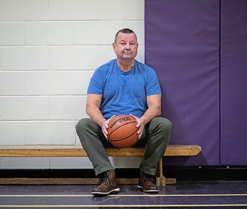 JESSICA LEE / WINNIPEG FREE PRESS

Coach John Benson is photographed at the Gordon Bell High School gym on December 20, 2021. He coached the 1981 championship basketball team.









