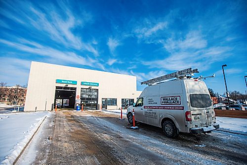 MIKAELA MACKENZIE / WINNIPEG FREE PRESS

A repair van sits in front of the 1284 Main Street testing site, which is closed because of two separate entrance door incidents (an accident and a malfunction), in Winnipeg on Friday, Dec. 24, 2021.  For --- story.
Winnipeg Free Press 2021.