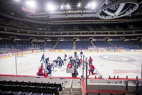 MIKAELA MACKENZIE / WINNIPEG FREE PRESS

Jets practice at the Canada Life Centre in Winnipeg on Monday, Dec. 27, 2021.  For Mike McIntyre story.
Winnipeg Free Press 2021.