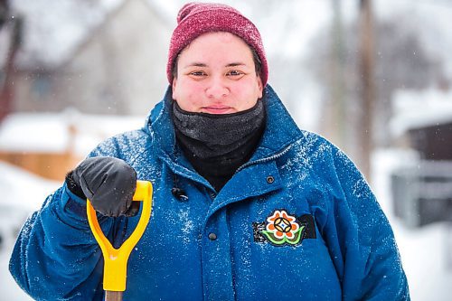 MIKAELA MACKENZIE / WINNIPEG FREE PRESS

Chantale Garand poses for a portrait while shovelling in West Broadway in Winnipeg on Tuesday, Dec. 28, 2021. Garand is organizing free shovelling in the neighbourhood, with donations going to Sunshine House. For Bryce story.
Winnipeg Free Press 2021.