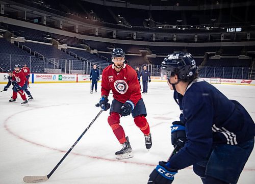 JESSICA LEE / WINNIPEG FREE PRESS

Brenden Dylan (in red) is photographed at Jets practice on December 28, 2021.









