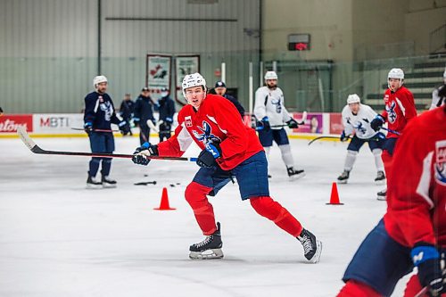 MIKAELA MACKENZIE / WINNIPEG FREE PRESS

Leon Gawanke (9) at Manitoba Moose practice at the BellMTS Iceplex in Winnipeg on Wednesday, Dec. 29, 2021. For Jason Bell story.
Winnipeg Free Press 2021.