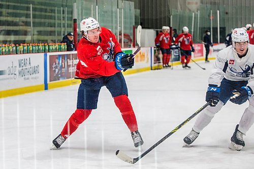 MIKAELA MACKENZIE / WINNIPEG FREE PRESS

Leon Gawanke (9) at Manitoba Moose practice at the BellMTS Iceplex in Winnipeg on Wednesday, Dec. 29, 2021. For Jason Bell story.
Winnipeg Free Press 2021.