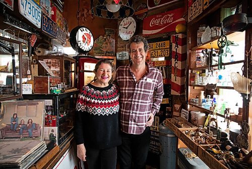 JESSICA LEE / WINNIPEG FREE PRESS

Mike Huen (right) and Barb Huen of Mikes General Store are photographed in their store on December 30th, 2021.

Reporter: Gabby











