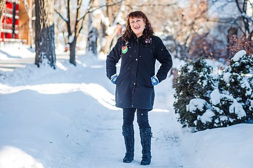 MIKAELA MACKENZIE / WINNIPEG FREE PRESS

Joanne Roach, who volunteers her time with numerous organizations, poses for a portrait in Winnipeg on Friday, Dec. 31, 2021. For Aaron Epp story.
Winnipeg Free Press 2021.