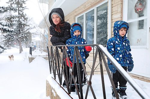 RUTH BONNEVILLE / WINNIPEG FREE PRESS


local - VIRUS PARENT SIDE

Photo of Mom, Tracey Lynn, with her twin sons, Owen (red mitts) and Justin, outside their front door Tuesday.

VIRUS PARENT SIDE Tracey's twin five-year-old boys became seriously ill after she believes one of them contracted the virus at school. They haven't had PCR tests done, but they do have lung conditions and were born premature. She also tested positive for COVID (via a PCR test) and is warning parents to be cautious and keep kids home from school if necessary. 


Katie May
Reporter
Jan 4th,  2022
