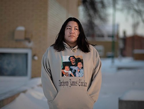 JESSICA LEE / WINNIPEG FREE PRESS

Jayme-Lea Sinclair, partner of Anthony Sinclair, a Winnipeg father who was fatally shot while on a trip to the corner store, poses for a photo near her Winnipeg home on January 6, 2021.

Reporter: Malak









