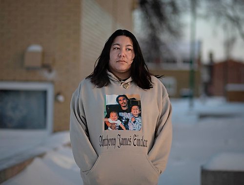 JESSICA LEE / WINNIPEG FREE PRESS
Jayme-Lea Sinclair, partner of Anthony Sinclair, a Winnipeg father who was fatally shot while on a trip to the corner store, poses for a photo near her Winnipeg home on January 6, 2021.
Reporter: Malak