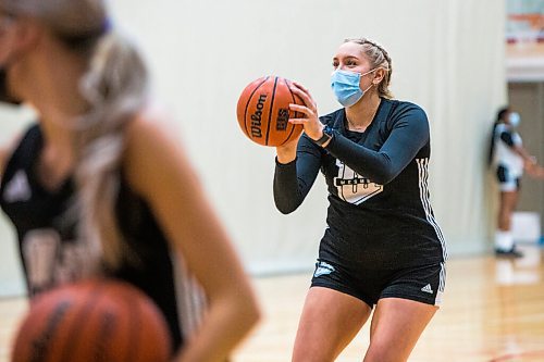 MIKAELA MACKENZIE / WINNIPEG FREE PRESS

Keylyn Filewich at U of W womens basketball team practice in Winnipeg on Monday, Jan. 10, 2022. For Mike Sawatzky story.
Winnipeg Free Press 2022.