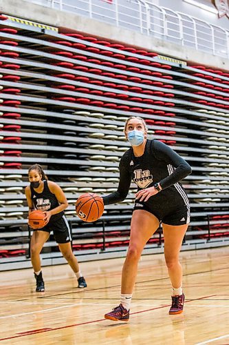 MIKAELA MACKENZIE / WINNIPEG FREE PRESS

Keylyn Filewich at U of W womens basketball team practice in Winnipeg on Monday, Jan. 10, 2022. For Mike Sawatzky story.
Winnipeg Free Press 2022.