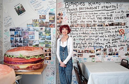JESSICA LEE / WINNIPEG FREE PRESS

Sandy Doyle, owner of Blondies Burgers is photographed on January 11, 2022 in her restaurant which is closing after 31 years.

Reporter: Dave








