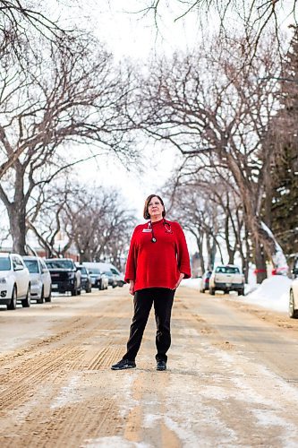 MIKAELA MACKENZIE / WINNIPEG FREE PRESS

Dr. Donna Neufeld poses for a portrait in Morden on Wednesday, Jan. 12, 2022. For Malak story.
Winnipeg Free Press 2022.