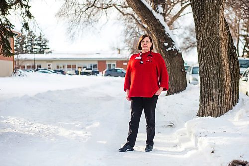 MIKAELA MACKENZIE / WINNIPEG FREE PRESS

Dr. Donna Neufeld poses for a portrait in Morden on Wednesday, Jan. 12, 2022. For Malak story.
Winnipeg Free Press 2022.