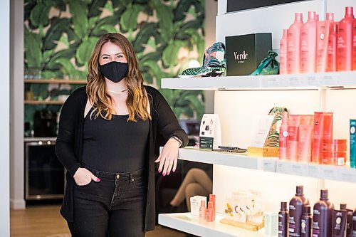 MIKAELA MACKENZIE / WINNIPEG FREE PRESS

Colleen Lamirande, Verde Salons director of education and business development, poses for a portrait at the certified carbon neutral salon in Winnipeg on Wednesday, Jan. 12, 2022. For Gabby story.
Winnipeg Free Press 2022.