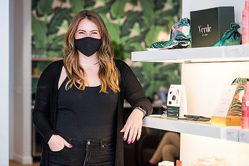 MIKAELA MACKENZIE / WINNIPEG FREE PRESS

Colleen Lamirande, Verde Salons director of education and business development, poses for a portrait at the certified carbon neutral salon in Winnipeg on Wednesday, Jan. 12, 2022. For Gabby story.
Winnipeg Free Press 2022.