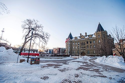 MIKAELA MACKENZIE / WINNIPEG FREE PRESS

The University of Winnipeg in Winnipeg on Friday, Jan. 14, 2022. Three University of Winnipeg instructors are suing the school and province after they were forced to take unpaid leave over the schools COVID-19 vaccination policy. For Dean story.
Winnipeg Free Press 2022.