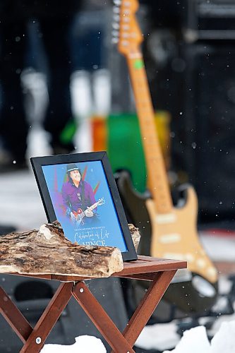 JOHN WOODS / WINNIPEG FREE PRESS
A photo and guitar sit together at a memorial/celebration of life for musician Vince Fontaine at Oodena Circle at the Forks Sunday, January 16, 2022. 

Re: ?