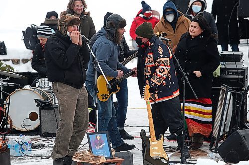 JOHN WOODS / WINNIPEG FREE PRESS
Al Simmons and Eagle And Hawk perform as people attend a memorial/celebration of life for musician Vince Fontaine at Oodena Circle at the Forks Sunday, January 16, 2022. 

Re: ?