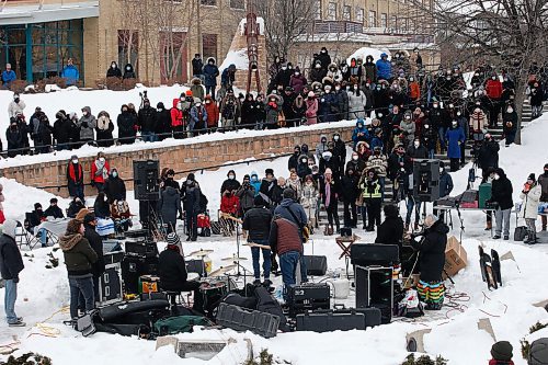JOHN WOODS / WINNIPEG FREE PRESS
People attend a memorial/celebration of life for musician Vince Fontaine at Oodena Circle at the Forks Sunday, January 16, 2022. 

Re: ?