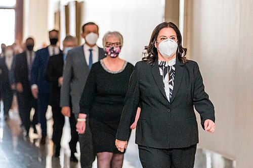 MIKAELA MACKENZIE / WINNIPEG FREE PRESS

Premier Heather Stefanson leads new members of cabinet into the swearing-in ceremony at the Manitoba Legislative Building  in Winnipeg on Tuesday, Jan. 18, 2022. For --- story.
Winnipeg Free Press 2022.