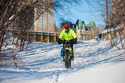 MIKAELA MACKENZIE / WINNIPEG FREE PRESS

Daniel Perry, who recently finished a 160 mile winter endurance cycling race, rides his bike in Winnipeg on Wednesday, Jan. 19, 2022. For Ben Waldman story.
Winnipeg Free Press 2022.