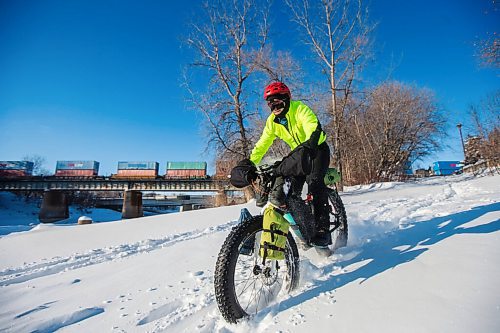 MIKAELA MACKENZIE / WINNIPEG FREE PRESS

Daniel Perry, who recently finished a 160 mile winter endurance cycling race, rides his bike in Winnipeg on Wednesday, Jan. 19, 2022. For Ben Waldman story.
Winnipeg Free Press 2022.