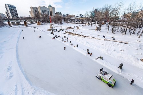 Daniel Crump / Winnipeg Free Press. People enjoy the river trail at the Forks in Winnipeg, Saturday afternoon. The trail is a popular destination for locals and visitors even during winter. January 22, 2022.
