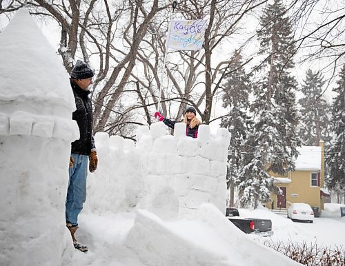 JESSICA LEE / WINNIPEG FREE PRESS

Kaya Raimbault (right) and Maurice "Mo" Barriault, neighbours who formed an unlikely friendship, are photographed on January 21, 2022 at the ice castle they built on Barriaults yard.

Reporter: Melissa





