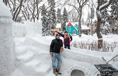 JESSICA LEE / WINNIPEG FREE PRESS

Kaya Raimbault (right) and Maurice "Mo" Barriault, neighbours who formed an unlikely friendship, are photographed on January 21, 2022 at the ice castle they built.

Reporter: Melissa




