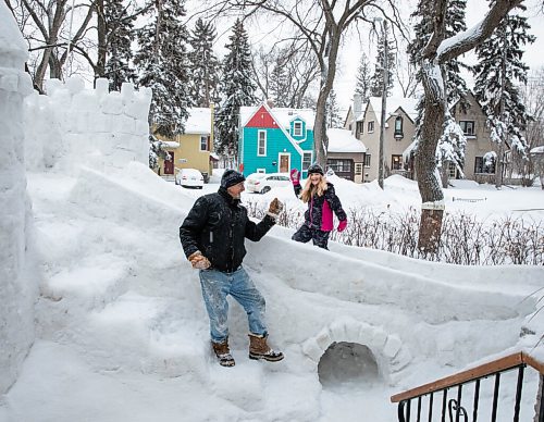 JESSICA LEE / WINNIPEG FREE PRESS

Kaya Raimbault (right) and Maurice "Mo" Barriault, neighbours who formed an unlikely friendship, are photographed on January 21, 2022 at the ice castle they built.

Reporter: Melissa



