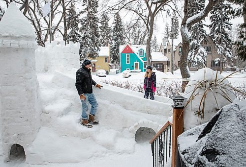 JESSICA LEE / WINNIPEG FREE PRESS

Kaya Raimbault (right) and Maurice "Mo" Barriault, neighbours who formed an unlikely friendship, are photographed on January 21, 2022 at the ice castle they built.

Reporter: Melissa




