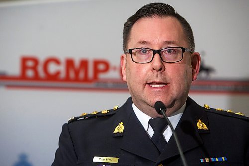 MIKE DEAL / WINNIPEG FREE PRESS
Chief Superintendent Rob Hill, Criminal Operations Officer for the Manitoba RCMP speaks to the media at the RCMP D Division Headquarters, 1091 Portage Avenue, during an update regarding the investigation into the four deceased individuals near the Canada/U.S. border.
220127 - Thursday, January 27, 2022.