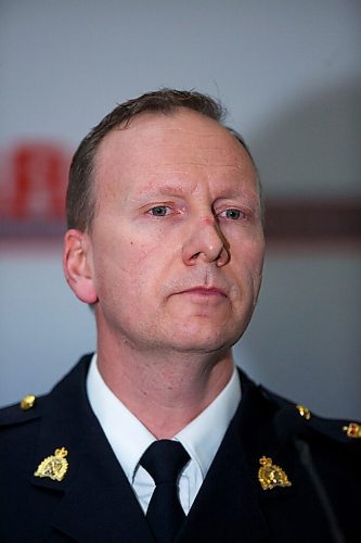 MIKE DEAL / WINNIPEG FREE PRESS
Manitoba RCMP Superintendent Rob Lasson speaks to the media at the RCMP D Division Headquarters, 1091 Portage Avenue, during an update regarding the investigation into the four deceased individuals near the Canada/U.S. border.
220127 - Thursday, January 27, 2022.