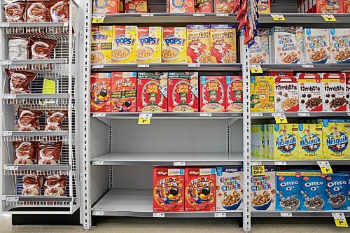 JESSICA LEE / WINNIPEG FREE PRESS

Certain Kelloggs brand cereal is in shortage in Winnipeg grocery stores on January 27, 2022.

Reporter: KV





