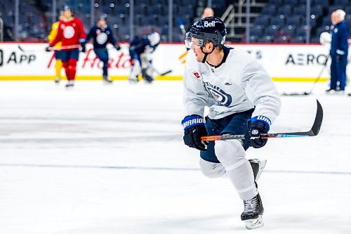 MIKAELA MACKENZIE / WINNIPEG FREE PRESS

Paul Stastny at Jets practice at the Canada Life Centre in Winnipeg on Friday, Jan. 28, 2022.  For Mike McIntyre story.
Winnipeg Free Press 2022.