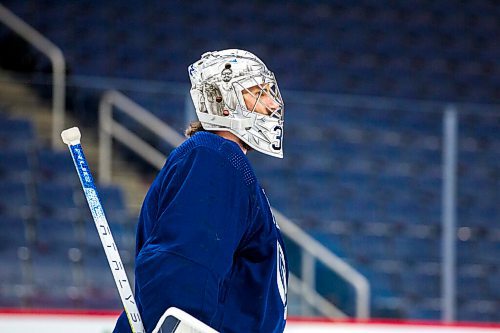 MIKAELA MACKENZIE / WINNIPEG FREE PRESS

Connor Hellebuyck at Jets practice at the Canada Life Centre in Winnipeg on Friday, Jan. 28, 2022.  For Mike McIntyre story.
Winnipeg Free Press 2022.