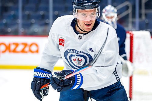 MIKAELA MACKENZIE / WINNIPEG FREE PRESS

Paul Stastny at Jets practice at the Canada Life Centre in Winnipeg on Friday, Jan. 28, 2022.  For Mike McIntyre story.
Winnipeg Free Press 2022.