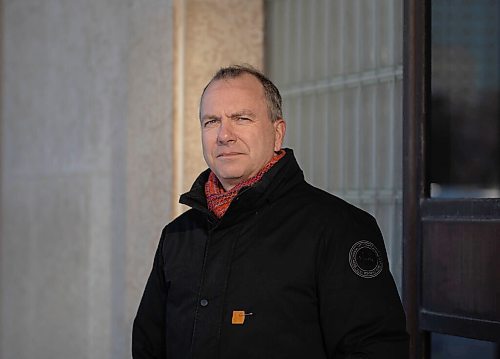 JESSICA LEE / WINNIPEG FREE PRESS

Shaun Loney poses for a portrait near City Hall on January 28, 2022.

Reporter: Joyanne





