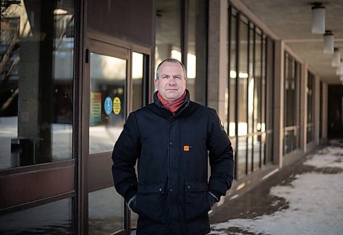 JESSICA LEE / WINNIPEG FREE PRESS

Shaun Loney poses for a portrait near City Hall on January 28, 2022.

Reporter: Joyanne





