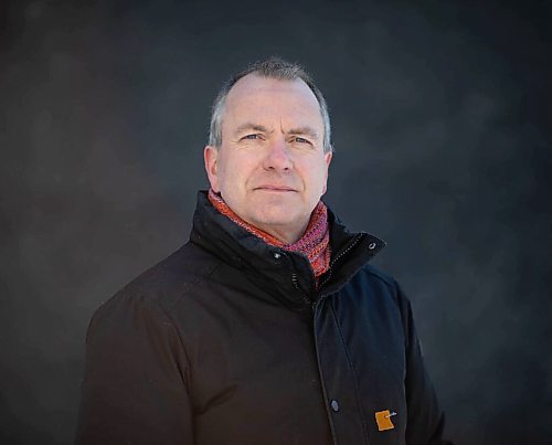 JESSICA LEE / WINNIPEG FREE PRESS
Shaun Loney poses for a portrait near City Hall on January 28, 2022.
Reporter: Joyanne