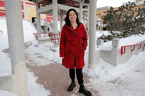 JOHN WOODS / WINNIPEG FREE PRESS
Tina Chen, Winnipeg Chinese Cultural & Community Centre board member, is photographed outside the centre Sunday, January 30, 2022. Chinese New Year is Feb 1.

Re: Abas