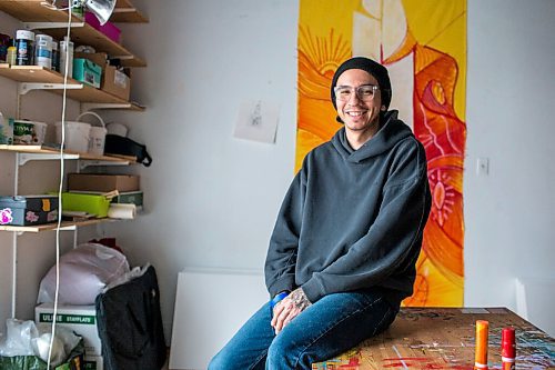 MIKAELA MACKENZIE / WINNIPEG FREE PRESS

Jordan Stranger poses for a portrait in his studio in the Exchange District in Winnipeg on Friday, Jan. 21, 2022. For Eva Wasney story.
Winnipeg Free Press 2022.