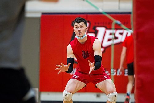 MIKAELA MACKENZIE / WINNIPEG FREE PRESS

Wesmen mens volleyball libero Darian Picklyk practices with the team in Winnipeg on Monday, Jan. 31, 2022.  For Taylor Allen story.
Winnipeg Free Press 2022.