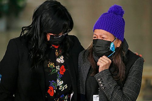 JOHN WOODS / WINNIPEG FREE PRESS
Melissa Carter, left, comforts her mother Florinda Apalit as she speaks about her elderly husband at a press conference at the Manitoba Legislature, Monday, January 31, 2022. Mr. Apalit was transferred from Concordia Hospital to Minnedosa.

Re: Danielle