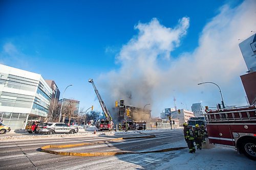 MIKAELA MACKENZIE / WINNIPEG FREE PRESS

Firefighters battle a fire at Portage Avenue and Langside Street in Winnipeg on Wednesday, Feb. 2, 2022. Standup.
Winnipeg Free Press 2022.