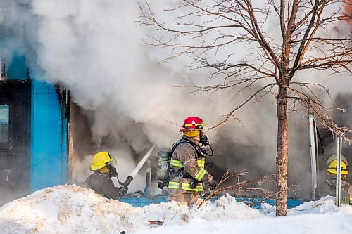 MIKAELA MACKENZIE / WINNIPEG FREE PRESS

Firefighters battle a fire at Portage Avenue and Langside Street in Winnipeg on Wednesday, Feb. 2, 2022. Standup.
Winnipeg Free Press 2022.